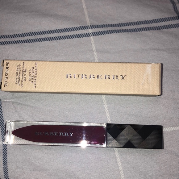 Burberry💄 - Picture 2 of 5